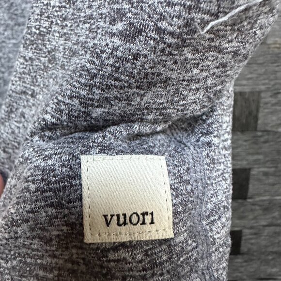 Vuori Halo Performance Crop Tank - Medium Black Heather - Picture 3 of 3